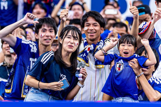 Japan vs. Sweden DALLAS, TX - 25.06.2026: JAPAN VS. SWEDEN - Fans watch the match between Japan and Sweden, valid for the group stage of the 2026 FIFA World Cup, WM, Weltmeisterschaft, Fussball held at AT&amp;T Stadium, in Arlington, Texas, United States, this Thursday (25). (Photo: Danilo Fernandes Fotoarena) x2970984x  DaniloxFernandes