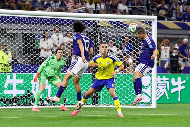 ARLINGTON, TX - JUNE 25: Maeda Daizen 11 of Team Japan heads the ball during the FIFA World Cup, WM, Weltmeisterschaft, Fussball 2026 Cup Group F match between Japan and Sweden at Dallas Stadium on June 25, 2026 in Arlington, Texas.  Copyright: xWuxZhizhaox 111650524316