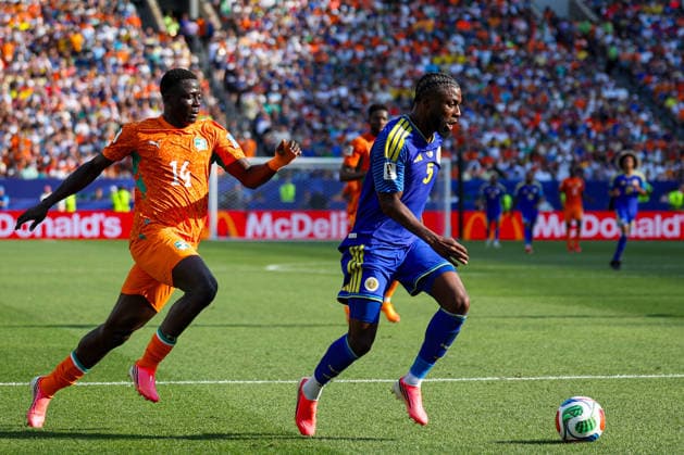 June 25, 2026, Philadelphia, Pennsylvania, USA: SHEREL FLORANUS of Curacao dribbles away from OUMAR DIAKITE of Cote D Ivoire during the 2026 FIFA World Cup, WM, Weltmeisterschaft, Fussball Group E match at Philadelphia Stadium in Philadelphia, PA on June 25, 2026. Philadelphia USA - ZUMAm283 20260625_zsp_m283_053 Copyright: xBillyxMyersx