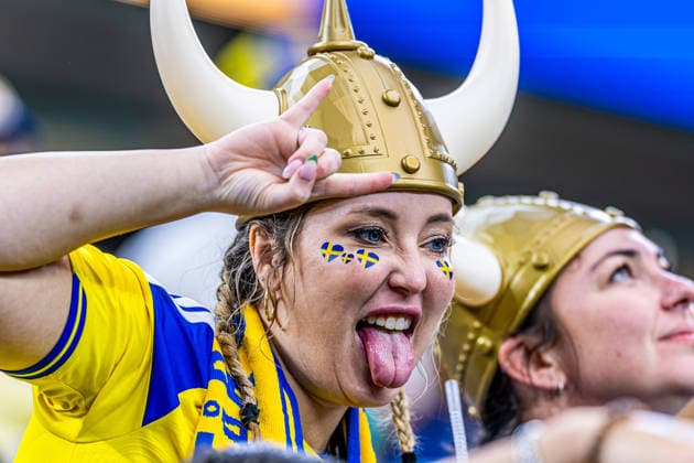 Japan vs. Sweden DALLAS, TX - 25.06.2026: JAPAN VS. SWEDEN - Fans watch the match between Japan and Sweden, valid for the group stage of the 2026 FIFA World Cup, WM, Weltmeisterschaft, Fussball held at AT&amp;T Stadium, in Arlington, Texas, United States, this Thursday (25). (Photo: Danilo Fernandes Fotoarena) x2970994x  DaniloxFernandes