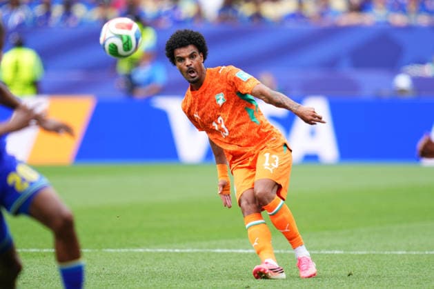 June 25, 2026: Ivory Coast Defender Christopher Operi (13) passes the ball during the first half of a World Cup Match against Curacao at Philadelphia Stadium in Philadelphia, Pennsylvania. CSM Philadelphia United States of America - ZUMAc04_ 20260625_zma_c04_270 Copyright: xKylexRoddenx