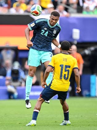 Malick Thiaw (Germany) and Pedro Vite (Ecuador) battle for the ball during the FIFA World Cup, WM, Weltmeisterschaft, Fussball 2026 Group E match between Ecuador and Germany at New York New Jersey Stadium on June 25, 2026 in East Rutherford, United States. (Photo by Harry Langer DeFodi Images) - *** Malick Thiaw of Germany and Pedro Vite of Ecuador battle for the ball during the 2026 FIFA World Cup Group E match between Ecuador and Germany at New York New Jersey Stadium on June 25, 2026, in East Rutherford, United States. Photo by Harry Langer, DeFodi Images