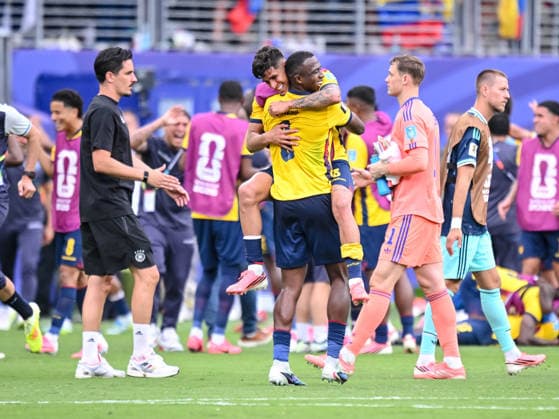 Willian Pacho (Ecuador) and Piero Hincapie (Ecuador) Celebrating the victory during the FIFA World Cup, WM, Weltmeisterschaft, Fussball 2026 Group E match between Ecuador and Germany at New York New Jersey Stadium on June 25, 2026 in East Rutherford, United States. (Photo by Harry Langer DeFodi Images) - *** Willian Pacho (Ecuador) and Piero Hincapie (Ecuador) celebrate their victory during the 2026 FIFA World Cup Group E match between Ecuador and Germany at New York New Jersey Stadium on June 25, 2026, in East Rutherford, United States. Photo by Harry Langer, DeFodi Images