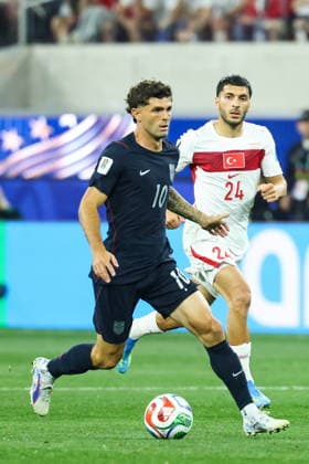 FIFA World Cup, WM, Weltmeisterschaft, Fussball 2026 - Group D - Turkey vs USA United States of America forward Christian Pulisic in action in the second half of the FIFA World Cup 2026 group stage match Turkey against USA, in Los Angeles, USA, 25 June 2026. LOS ANGELES United States  Copyright: xCHRISTOPHERxTORRESx