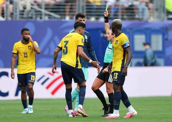 260626 -- NEW JERSEY, June 26, 2026 -- Referee Tori Penso 2nd R shows a yellow card to Hincapie front L of Ecuador during the group E match between Ecuador and Germany at the 2026 FIFA World Cup, WM, Weltmeisterschaft, Fussball at New York New Jersey Stadium in New Jersey, the United States, June 25, 2026. SPU.S.-NEW JERSEY-FOOTBALL-FIFA WORLD CUP-GROUP E-ECU VS GER CaoxCan  (SP)U.S.-NEW JERSEY-FOOTBALL-FIFA WORLD CUP-GROUP E-ECU VS GER IMAGO CaoxCan  imago images 0860042501