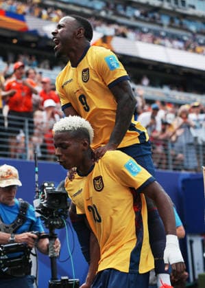 260626 -- NEW JERSEY, June 26, 2026 -- Nilson Angulo down of Ecuador celebrates scoring with Yeboah during the group E match between Ecuador and Germany at the 2026 FIFA World Cup, WM, Weltmeisterschaft, Fussball at New York New Jersey Stadium in New Jersey, the United States, June 25, 2026. SPU.S.-NEW JERSEY-FOOTBALL-FIFA WORLD CUP-GROUP E-ECU VS GER XuxChang  (SP)U.S.-NEW JERSEY-FOOTBALL-FIFA WORLD CUP-GROUP E-ECU VS GER IMAGO XuxChang  imago images 0860042512