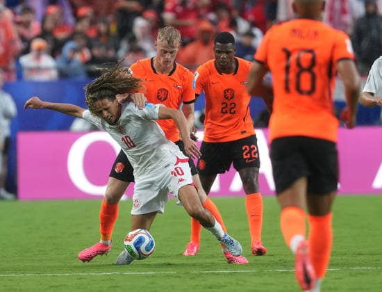 (260626) -- KANSAS CITY, June 26, 2026 -- Hannibal Mejbri (1st L) of Tunisia competes during the group F match between the Netherlands and Tunisia at the 2026 FIFA World Cup, WM, Weltmeisterschaft, Fussball at Kansas City Stadium in Kansas City, the United States, June 25, 2026. ) (SP)U.S.-KANSAS CITY-FOOTBALL-FIFA WORLD CUP-GROUP F-NED VS TUN DuxYu 