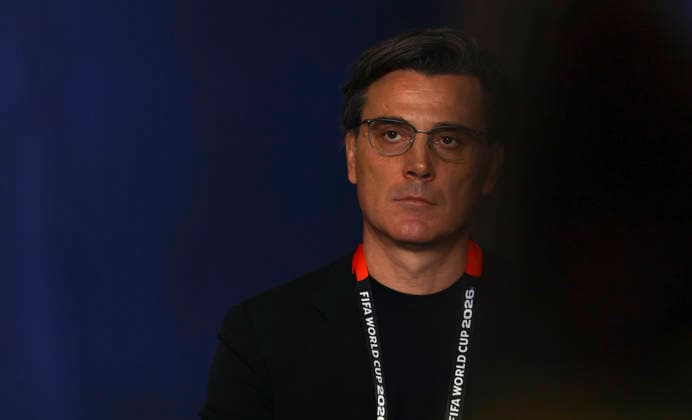 Vincenzo Montella, the Turkish national team manager, mourns the loss of his sister Caterina; archive photos