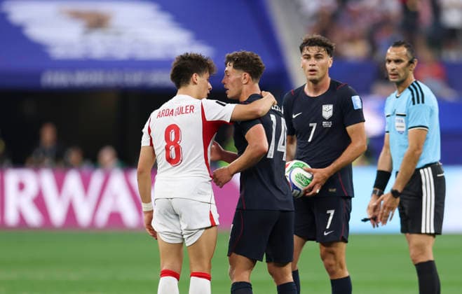 (260626) -- LOS ANGELES, June 26, 2026 -- Sebastian Berhalter (2nd L) of the United States argues with Arda Guler (1st L) of T¨¹rkiye during a group D match between the United States and T¨¹rkiye at the 2026 FIFA World Cup, WM, Weltmeisterschaft, Fussball at Los Angeles Stadium in Los Angeles, the United States, June 25, 2026. ) (SP)U.S.-LOS ANGELES-FOOTBALL-FIFA WORLD CUP-GROUP D-USA VS TUR BaixXuefei 