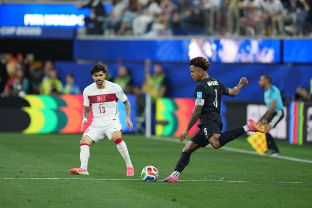 RECORD DATE NOT STATED 25th June 2026; SoFi Stadium, Los Angeles, California, United States of America; FIFA World Cup, WM, Weltmeisterschaft, Fussball Football, Turkey versus United States of America; Weston McKennie of United States looks to knock the ball into space AlecxBrown
