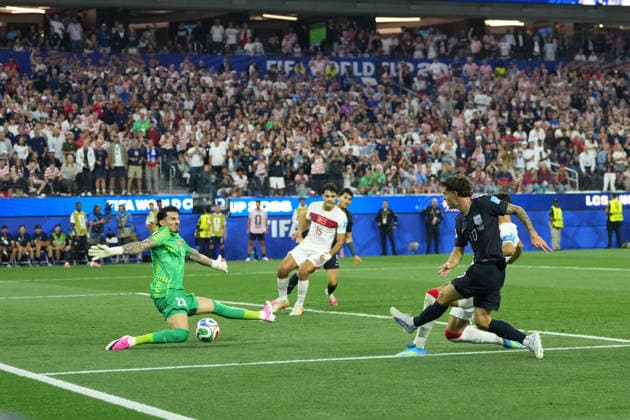 RECORD DATE NOT STATED 25th June 2026; SoFi Stadium, Los Angeles, California, United States of America; FIFA World Cup, WM, Weltmeisterschaft, Fussball Football, Turkey versus United States of America; Christian Pulisic of United States shoots on goal but is saved by Ugurcan Cakir of Turkey AlecxBrown