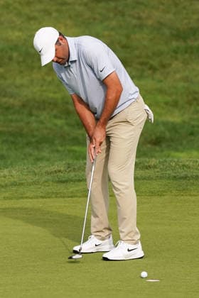 June 25, 2026, Cromwell, Connecticut, USA: Scottie Scheffler (USA) putts the 18th green during the first round of the 2026 Travelers Championship at TPC River Highlands. Cromwell USA - ZUMAw109 20260625_fap_w109_058 Copyright: xDebbyxWongx