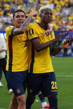 IPA86074098 - Kendry Paez of Ecuador and Nilson Angulo of Ecuador celebrate their victory during the Group E match between Ecuador and Germany at the FIFA World Cup, WM, Weltmeisterschaft, Fussball in New York, USA, on June 25, 2026  Copyright: xEmmanuelexMastrodonato IPAxSportx xx 86074098