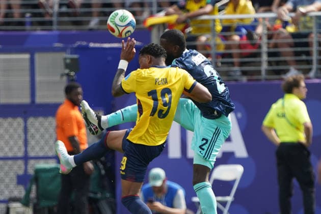 Fussball , Weltmeisterschaft 2026, FIFA WM 2026, Fussball World Cup , Canada USA, Mexico-2026, Ecuador vs Deutschland Ecuador vs Germany Gruppenphase, Gruppen E , 25..06.2026, Metlife Stadium New York-New Jersey Gonzalo Plata Antonio, Ecuador Rüdiger Deutschland, Germany, GER Foto Chai von der Laage FIFA regulations prohibit any use of photographs as image sequences and or quasi-video. EDITORIAL USE ONLY, *** Soccer, 2026 World Cup, FIFA World Cup 2026, Soccer World Cup, Canada, USA, Mexico 2026, Ecuador vs. Germany, Group Stage, Group E, June 25, 2026, MetLife Stadium, New York, New Jersey; Gonzalo Plata, Antonio; Ecuador; Rüdiger; Germany; GER; Photo by Chai von der Laage; FIFA regulations prohibit any use of photographs as image sequences and or quasi-video; EDITORIAL USE ONLY,