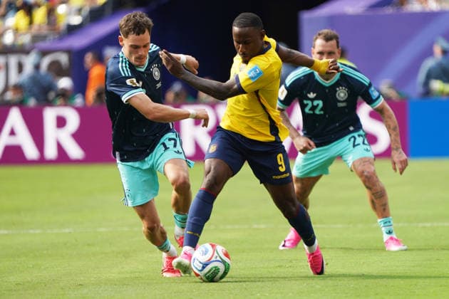Fussball , Weltmeisterschaft 2026, FIFA WM 2026, Fussball World Cup , Canada USA, Mexico-2026, Ecuador vs Deutschland Ecuador vs Germany Gruppenphase, Gruppen E , 25..06.2026, Metlife Stadium New York-New Jersey Florian Wirtz Deutschland, Germany, GER john yeboah ecuado Foto Chai von der Laage FIFA regulations prohibit any use of photographs as image sequences and or quasi-video. EDITORIAL USE ONLY, *** Soccer, 2026 World Cup, FIFA World Cup 2026, Soccer World Cup, Canada, USA, Mexico 2026, Ecuador vs. Germany, Group Stage, Group E, June 25, 2026, MetLife Stadium, New York, New Jersey, Florian Wirtz, Germany, GER, John Yeboah, Ecuador. Photo: Chai von der Laage. FIFA regulations prohibit any use of photographs as image sequences and or quasi-video. EDITORIAL USE ONLY,