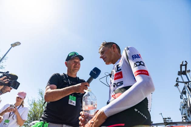 26.06.2026, GER, Rennrad, Maenner Frauen Junioren, Saison 2026, Rad DM 26 German Cycling Deutsche Meisterschaften, Einzelzeitfahren Rund um Streufdorf Gemeinde Straufhain Nils Politt (UAE Team Emirates) 3 Tage sommerliches Rekordwochenende mit Temperaturen bis zu 38Grad stellten die Rahmenbedingungen für die Rad DM 26. Am Freitag stand das Einzelzeitfahren der Männer über 41km 413hm sowie der Frauen über 26,2km 215hm an. 98646 Streufdorf Simmershausen Bundesstrasse L1134 K505 L26 Thüringen Deutschland *** June 26, 2026, GER, Road Bike, Men, Women, Juniors, 2026 Season, Rad DM 26 German Cycling Championships, Individual Time Trial Around Streufdorf, Municipality of Straufhain, Nils Politt, UAE Team Emirates. A three-day summer record-breaking weekend with temperatures reaching up to 38 degrees set the stage for the 26th German Cycling Championships. On Friday, the men’s individual time trial over 41 km (413 hm) and the women’s over 26.2 km and 215 m of elevation gain, took place at 98646 Streufdorf, Simmershausen, on Federal Highway L1134, K505, and L26 in Thuringia, Germany