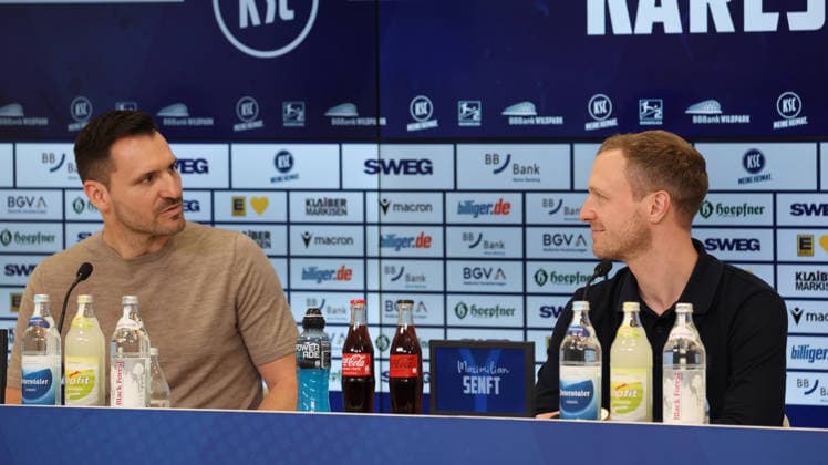 26.06.2026, xrekx, Fussball 2.Bundesliga, Karlsruher SC - Pressekonferenz v.l. Mario Eggimann Geschäftsführer (Karlsruher SC) Maximilian Senft Trainer (Karlsruher SC) (DFL DFB REGULATIONS PROHIBIT ANY USE OF PHOTOGRAPHS as IMAGE SEQUENCES and or QUASI-VIDEO) Karlsruhe *** June 26, 2026, xrekx, Soccer 2. Bundesliga, Karlsruher SC Press Conference: Mario Eggimann, Sporting Director of Karlsruher SC; Maximilian Senft, Head Coach of Karlsruher SC. DFL and DFB regulations prohibit any use of photographs as image sequences and or quasi-video. Karlsruhe