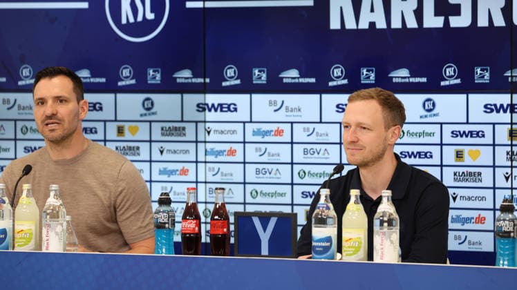 26.06.2026, xrekx, Fussball 2.Bundesliga, Karlsruher SC - Pressekonferenz v.l. Mario Eggimann Geschäftsführer (Karlsruher SC) Maximilian Senft Trainer (Karlsruher SC) (DFL DFB REGULATIONS PROHIBIT ANY USE OF PHOTOGRAPHS as IMAGE SEQUENCES and or QUASI-VIDEO) Karlsruhe *** June 26, 2026, xrekx, Soccer 2. Bundesliga, Karlsruher SC Press Conference: Mario Eggimann, Sporting Director of Karlsruher SC; Maximilian Senft, Head Coach of Karlsruher SC. DFL and DFB regulations prohibit any use of photographs as image sequences and or quasi-video. Karlsruhe
