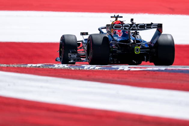 AUT, Lenovo Grand Prix von Österreich, Freies Training, Formel 1 Weltmeisterschaft Saison 2026 26.06.2026, Red Bull Ring, Spielberg, AUT, Lenovo Grand Prix von Österreich, Freies Training, Formel 1 Weltmeisterschaft Saison 2026, im Bild Max Verstappen (Oracle Red Bull Racing, Niederlande, 03) im RB22 vor Auslaufzone bemalt mit österreichischer Fahne Flagge, *** AUT, Lenovo Grand Prix of Austria, Free Practice, Formula 1 World Championship 2026 Season, June 26, 2026, Red Bull Ring, Spielberg, AUT, Lenovo Austrian Grand Prix, Free Practice, 2026 Formula 1 World Championship Season, pictured: Max Verstappen of Oracle Red Bull Racing, Netherlands, No. 03 in the RB22 in front of the run-off area, painted with the Austrian flag, nordphotoxGmbHx xMemmler nph00005