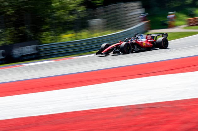 Dino Beganovic (Scuderia Ferrari HP, Schweden, 38) im SF-26, davor österreichische Fahne Flagge aufgemalt in der Auslaufzone, AUT, Formel 1 Weltmeisterschaft, Grand Prix von Österreich, Red Bull Ring Spielberg, Freies Training, Saison 2026, 26.06.2026 AUT, Formel 1 Weltmeisterschaft, Grand Prix von Österreich, Red Bull Ring Spielberg, Freies Training, Saison 2026, 26.06.2026 Soielberg *** Dino Beganovic, Scuderia Ferrari HP, Sweden, No. 38 in the SF 26; in front of it, an Austrian flag painted on the run-off area, AUT, Formula 1 World Championship, Austrian Grand Prix, Red Bull Ring Spielberg, Free Practice, 2026 season, June 26, 2026, AUT, Formula 1 World Championship, Austrian Grand Prix, Red Bull Ring Spielberg, Free Practice, 2026 Season, June 26, 2026, Spielberg Copyright: xEibner-Pressefoto Memmlerx EP_MMR