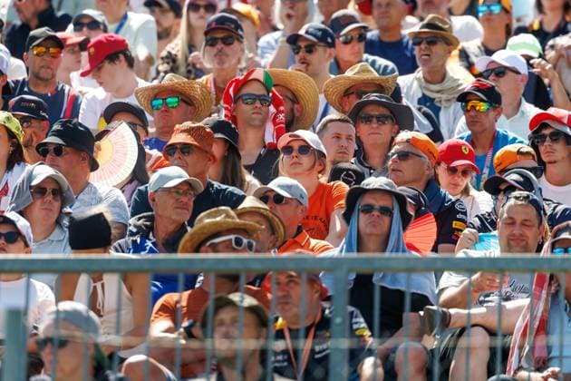 Fans in der prallen Sonne, Grosser Preis von Oesterreich, Motorsport, Formel 1, Saison 2026, 26.06.2026 Grosser Preis von Oesterreich, Motorsport, Formel 1, Saison 2026, 26.06.2026 *** Fans in the blazing sun, Austrian Grand Prix, motorsports, Formula 1, 2026 season, June 26, 2026 Austrian Grand Prix, motorsports, Formula 1, 2026 season, June 26, 2026 Copyright: xEibner-Pressefoto AlexanderxNeisx EP_ANS