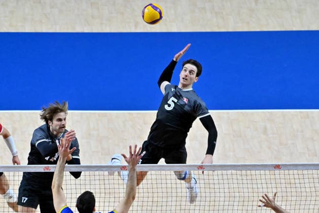 LJUBLJANA, SLOVENIA - JUNE 26: Brodie Hofer of Canada (C) in action during the FIVB Men s Volleyball Nations League match between Ukraine and Canada at Arena Stozice, Ljubljana on June 26, 2026 in Ljubljana, Slovenia. (Photo by Igor Kupljenik Sports Press Photo).  Copyright: xIgorxKupljenikx xSPPx Sportspressphoto_SPR177410