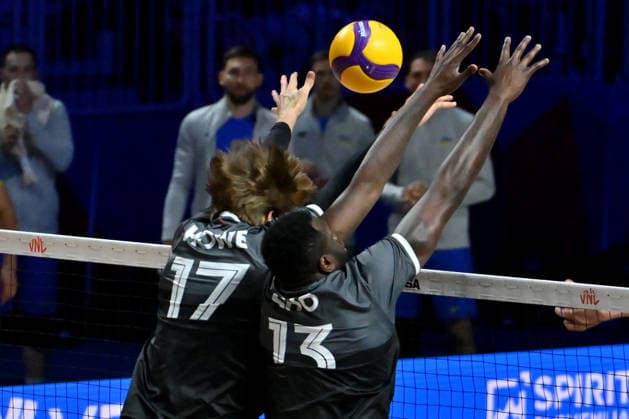LJUBLJANA, SLOVENIA - JUNE 26: Jaskson Howe (L) and Max Elgert (R) of Canada during the FIVB Men s Volleyball Nations League match between Ukraine and Canada at Arena Stozice, Ljubljana on June 26, 2026 in Ljubljana, Slovenia. (Photo by Igor Kupljenik Sports Press Photo).  Copyright: xIgorxKupljenikx xSPPx Sportspressphoto_SPR177426