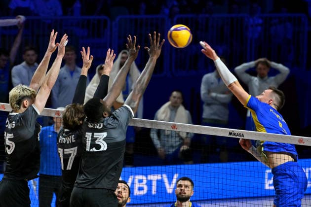 LJUBLJANA, SLOVENIA - JUNE 26: Oleh Plotrytskyi of Ukraine (R) in action against IMax Elgert of Canada (2R) during the FIVB Men s Volleyball Nations League match between Ukraine and Canada at Arena Stozice, Ljubljana on June 26, 2026 in Ljubljana, Slovenia. (Photo by Igor Kupljenik Sports Press Photo).  Copyright: xIgorxKupljenikx xSPPx Sportspressphoto_SPR177429
