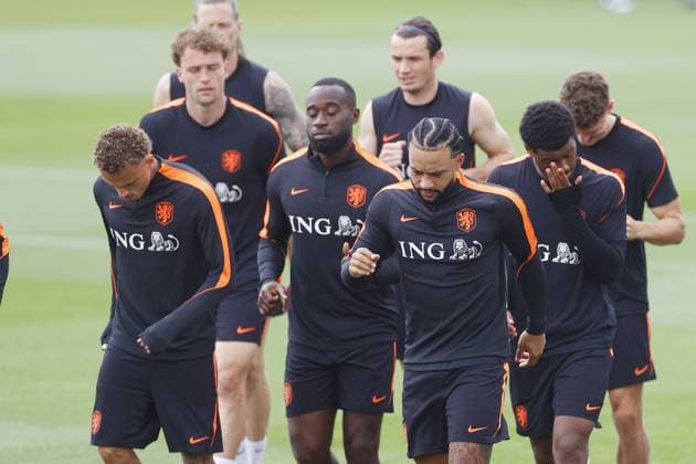 KANSAS CITY, 26-06-2026, KC Current Training Facility , Training of the Netherlands team, the day after their match against Tunesia. Picture shows warming up Netherlands training at KC Current (World Cup 2026)  x204662532x Copyright: