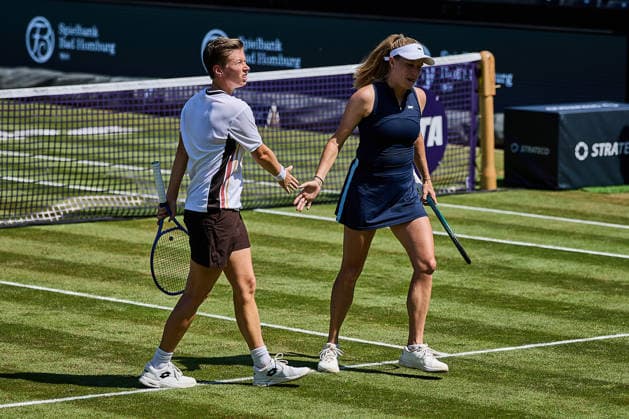 June 26, 2026, Bad Homburg, Hessen, Germany: Demi Schuurs of Netherlands, Ellen Perez of Australia shaking hands during the BAD HOMBURG OPEN powered by SOLARWATTT- WTA500 - Womens Tennis, 26.6.2026 in Bad Homburg (Tennis-Club Bad Homburg), Germany Tennis 2026: WTA, Tennis Damen Bad Hombug Open: Semifinal Doubles: PEREZ SCHUURS 6.4 6:4 MIHALIKOVA NICHOLLS  - ZUMAs343 20260626_zsp_s343_032 Copyright: xMathiasxSchulzx