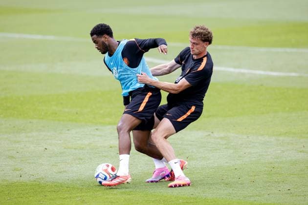 KANSAS CITY - Jorrel Hato of the Netherlands and Mats Wieffer of the Netherlands during a training session of the Dutch national team, Nationalteam at the KC Current Training Facility, on June 26, 2026, in Kansas City. The Dutch national team is preparing for the match against Morocco during the FIFA World Cup, WM, Weltmeisterschaft, Fussball ROBIN VAN LONKHUIJSEN ANP xVIxANPxSportx xxANPxIVx 562081211 originalFilename: 562081211.jpg