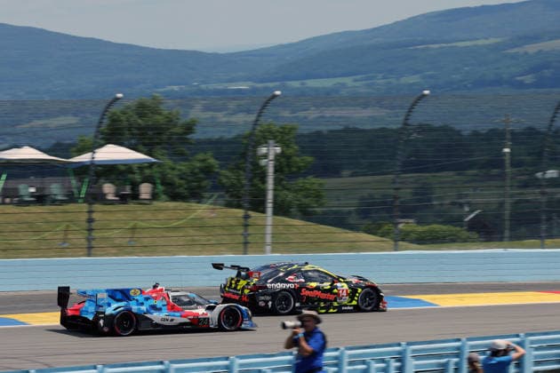 Sheldon van der Linde (RSA) Dries Vanthoor (BEL) BMW M Hybrid V8 24 überholt Lexus GT3 14, 1. freie Training, 6 Stunden Watkins Glen, IMSA Rennserie, 26.06.2026, Staat New York, USA, GTP Klasse *** Sheldon van der Linde (RSA) Dries Vanthoor (BEL) BMW M Hybrid V8 24 overtakes Lexus GT3 14, 1 free practice session, 6 Hours of Watkins Glen, IMSA Series, June 26, 2026, New York State, USA, GTP class