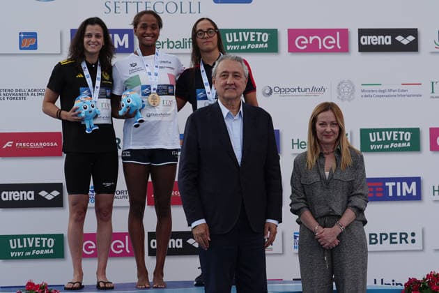 Sara Curtis from Italy , Premier Giorgia Meloni and Paolo Barelli President fin during the 62 th Trofeo Settecolli at Foro Italico in Rome, Italy Friday, June 26, 2026. - swimming .  Copyright: xGianxMattiaxD Alberto LaPressex