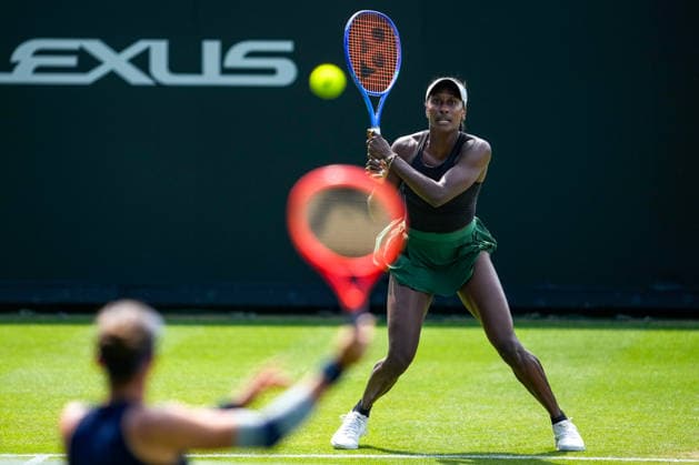 Lexus Eastbourne Open - Day Five Asia Muhammad of the United States plays with partner Fanny Stollar of Hungary during their semifinal doubles match against Gabriela Dabrowski of Canada and Luisa Stefani of Brazil at the 2026 Lexus Eastbourne Open Women s tennis tournament at the Devonshire Park Lawn Tennis Club in Eastbourne, England, on June 26, 2026. Eastbourne United Kingdom  Copyright: xOwenxHammondx originalFilename:hammond-2026lexu260626_npyx7.jpg