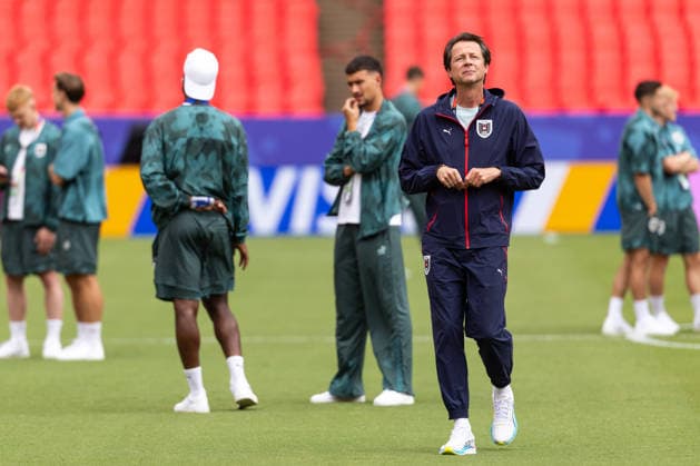 SOCCER - FIFA World Cup, WM, Weltmeisterschaft, Fussball 2026 KANSAS CITY,MISSOURI,USA,26.JUN.26 - SOCCER - FIFA World Cup 2026, group stage, Algeria vs Austria, preview, pitch walk team AUT. Image shows sporting director Peter Schoettel (OEFB).  GEPAxpictures xArminxRauthner