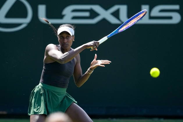 Lexus Eastbourne Open - Day Five Asia Muhammad of the United States plays with partner Fanny Stollar of Hungary during their semifinal doubles match against Gabriela Dabrowski of Canada and Luisa Stefani of Brazil at the 2026 Lexus Eastbourne Open Women s tennis tournament at the Devonshire Park Lawn Tennis Club in Eastbourne, England, on June 26, 2026. Eastbourne United Kingdom  Copyright: xOwenxHammondx originalFilename:hammond-2026lexu260626_npBwh.jpg