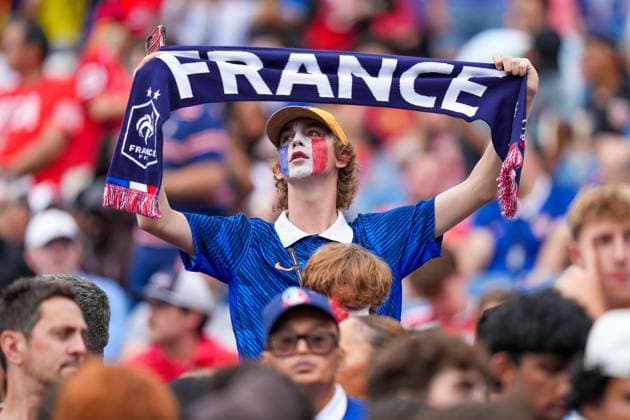 France fans ahead of kick-off Norway v France, 2026 FIFA World Cup, WM, Weltmeisterschaft, Fussball Group I, Football, Boston Stadium, Foxborough, Massachusetts, USA - 26 Jun 2026Foxborough Boston Stadium Massachusetts (MA) United States of America EDITORIAL USE ONLY No use with unauthorised audio, video, data, fixture lists, club league logos or live services. Online in-match use limited to 120 images, no video emulation. No use in betting, games or single club league player publications.  Copyright: xIsmaelxAdnan Shutterstockx 16964355ac