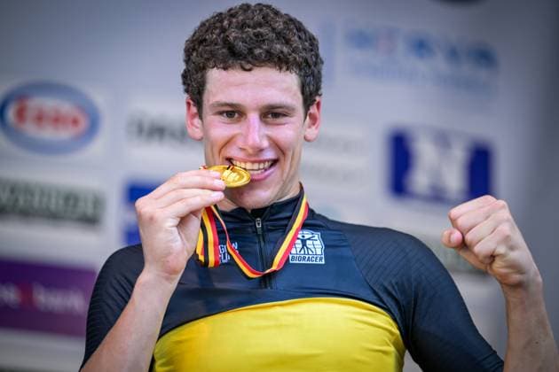 Sport Bilder des Tages Belgian Alec Segaert , winner of the gold medal pictured on the podium of the men s elite individual road time trial race (41,5km) at the Belgian Cycling Championships, in Maarkedal, on Friday 26 June 2026. DAVIDxPINTENS  x179432145x