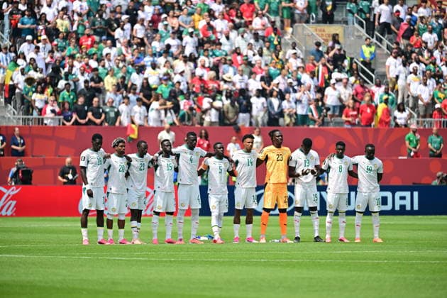 RECORD DATE NOT STATED FIFA World Cup, WM, Weltmeisterschaft, Fussball 2026 - Group I - Senegal vs Iraq Players of Senegal stand for a minute of silence prior the FIFA World Cup 2026 group stage match Senegal against Iraq, in Toronto, Canada, 26 June 2026. TORONTO United States  Copyright: xEDUARDOxLIMAx