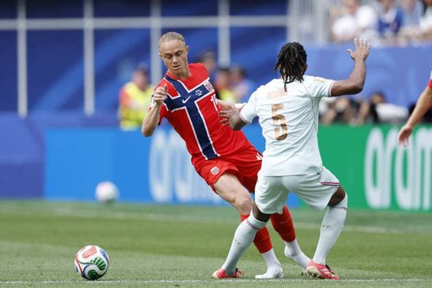 FOXBOROUGH - (LR) Thelo Aasgaard of Norway, Jules Kounde of France during the FIFA World Cup, WM, Weltmeisterschaft, Fussball 2026 Group I match between Norway and France at Boston Stadium on June 26, 2026, in Foxborough, United States. MAURICE VAN STEEN ANP FIFA World Cup 2026 2026 xVIxANPxSportx xMauricexvanxSteenxIVx 562090328 originalFilename: 562090328.jpg