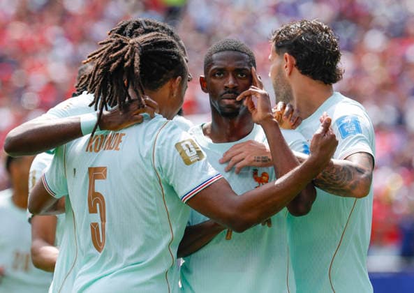 Ousmane Dembele of France (7) celebrates with teammates after scoring against Norway in the first half of a FIFA World Cup, WM, Weltmeisterschaft, Fussball match at Boston Stadium in Boston on Friday, June 26, 2026.  BOS20260626811 CJxGUNTHER