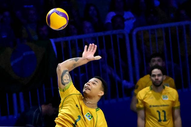 LJUBLJANA, SLOVENIA - JUNE 26: Darlan Ferreira Souza of Brazil (L) in action during the FIVB Men s Volleyball Nations League match between Brazil and Italy at Arena Stozice, Ljubljana on June 26, 2026 in Ljubljana, Slovenia. (Photo by Igor Kupljenik Sports Press Photo).  Copyright: xIgorxKupljenikx xSPPx Sportspressphoto_SPR177512