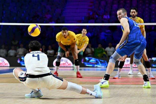 LJUBLJANA, SLOVENIA - JUNE 26: Gabriele Laurenzano of Italy (L) during the FIVB Men s Volleyball Nations League match between Brazil and Italy at Arena Stozice, Ljubljana on June 26, 2026 in Ljubljana, Slovenia. (Photo by Igor Kupljenik Sports Press Photo).  Copyright: xIgorxKupljenikx xSPPx Sportspressphoto_SPR177534