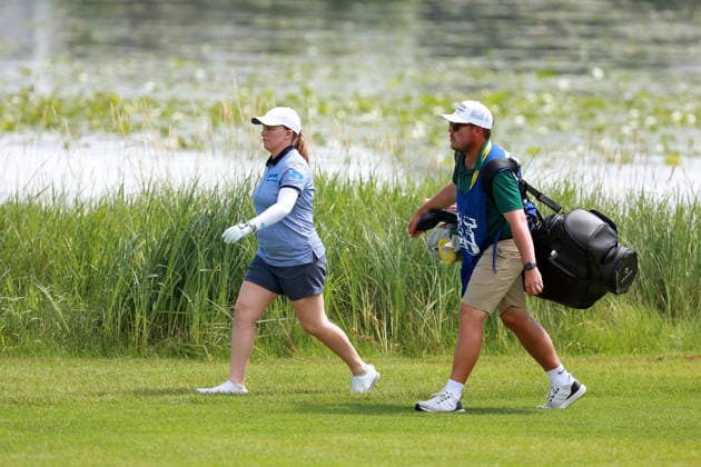 KPMG Women™s PGA, Golf Herren Championship 2026 CHASKA, MINNESOTA - JUNE 26: Gemma Dryburgh of Scotland walks with her caddie on the 16th fairway during the second round of the KPMG Women™s PGA Championship 2026 at Hazeltine National Golf Club in Chaska, Minnesota, USA Thursday, June 26, 2026. Chaska Minnesota United States  Copyright: xAmyxLemusx originalFilename:lemus-kpmgwome260626_npqa9.jpg