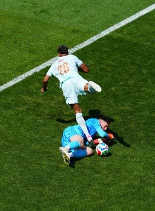 Egil Selvik of Norway denies DÃ sirÃ DouÃ of France Norway v France, 2026 FIFA World Cup, WM, Weltmeisterschaft, Fussball Group I, Football, Boston Stadium, Foxborough, Massachusetts, USA - 26 Jun 2026Foxborough Boston Stadium Massachusetts (MA) United States of America EDITORIAL USE ONLY No use with unauthorised audio, video, data, fixture lists, club league logos or live services. Online in-match use limited to 120 images, no video emulation. No use in betting, games or single club league player publications.  Copyright: xJavierxGarcia Shutterstockx 16964347bf
