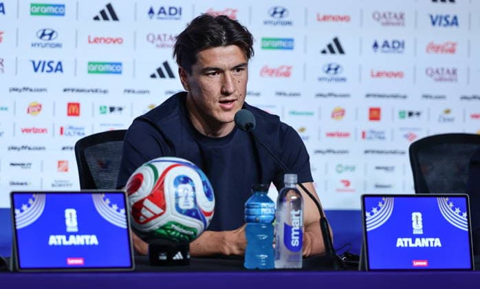 FIFA World Cup, WM, Weltmeisterschaft, Fussball 2026 - Uzbekistan press conference, PK, Pressekonferenz Uzbekistan™s national soccer team player Eldor Shomurodov attends a press conference in Atlanta, Georgia, USA, 26 June 2026. DR Congo will face Uzbekistan on 27 June in a FIFA World Cup 2026 group K match. ATLANTA United States  Copyright: xRONALDxWITTEKx
