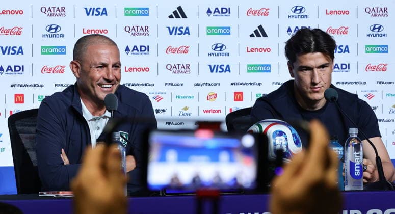 FIFA World Cup, WM, Weltmeisterschaft, Fussball 2026 - Uzbekistan press conference, PK, Pressekonferenz Uzbekistan™s national soccer team head coach Fabio Cannavaro and player Eldor Shomurodov (R) attend a press conference in Atlanta, Georgia, USA, 26 June 2026. DR Congo will face Uzbekistan on 27 June in a FIFA World Cup 2026 group K match. ATLANTA United States  Copyright: xRONALDxWITTEKx