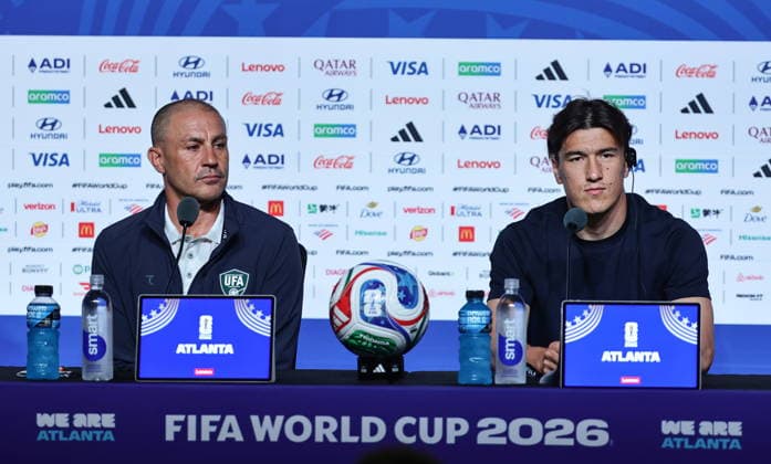 FIFA World Cup, WM, Weltmeisterschaft, Fussball 2026 - Uzbekistan press conference, PK, Pressekonferenz Uzbekistan™s national soccer team head coach Fabio Cannavaro and player Eldor Shomurodov (R) attend a press conference in Atlanta, Georgia, USA, 26 June 2026. DR Congo will face Uzbekistan on 27 June in a FIFA World Cup 2026 group K match. ATLANTA United States  Copyright: xRONALDxWITTEKx