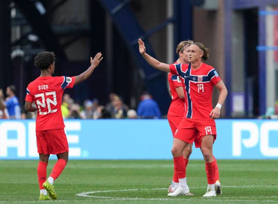 (260627) -- BOSTON, June 27, 2026 -- Thelo Aasgaard (R) of Norway celebrates a goal with teammates during the group I match between Norway and France at the 2026 FIFA World Cup, WM, Weltmeisterschaft, Fussball at Boston Stadium in Boston, the United States, June 26, 2026. ) (SP)U.S.-BOSTON-FOOTBALL-FIFA WORLD CUP-GROUP I-NOR VS FRA HuangxZongzhi 