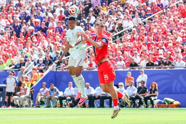 RECORD DATE NOT STATED FIFA World Cup, WM, Weltmeisterschaft, Fussball 2026 - Group I - Norway v France Kylian Mbappe player of France and Henrik Falchener player of Norway during the match between Norway and France in the third round of Group I of the 2026 FIFA World Cup group stage at Boston Stadium, in Foxborough, United States, on Friday, June 26, 2026.(Foto: William Volcov Brazil Photo Press IMAGO) Sports Foxborough MA United States of America Copyright: xWILLIAMxVOLCOVx